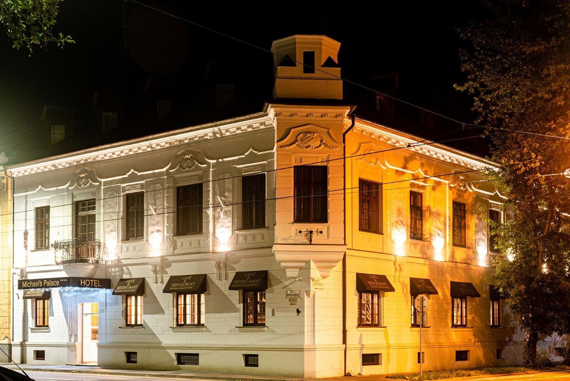 Hotel Michael'S Palace Кошице Экстерьер фото